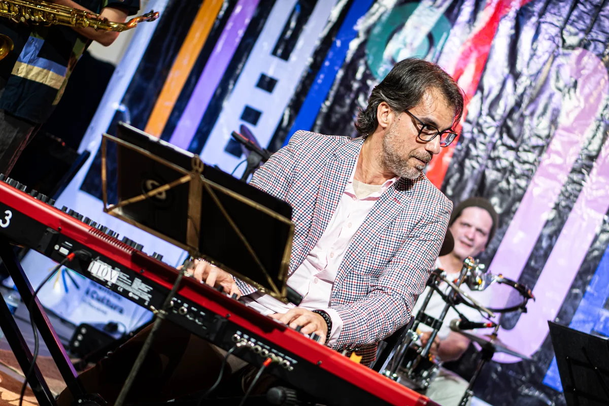 André Luis Collini — pianista, tecladista, produtor e arranjador