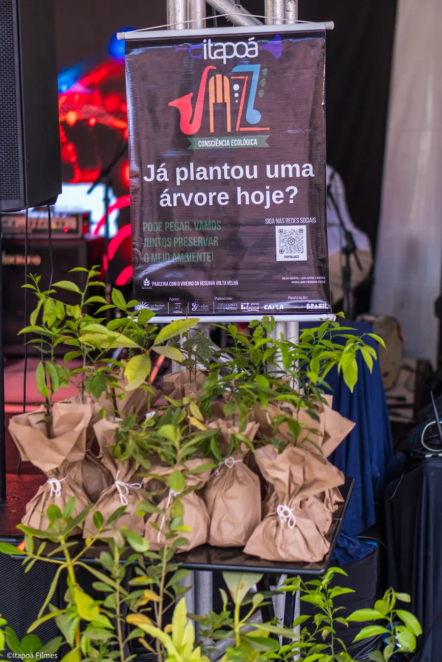 Doação e plantio de mudas nativas